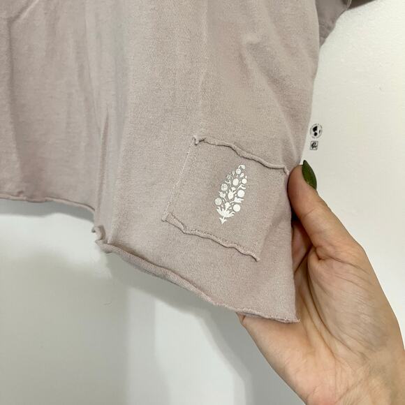 NWT Free People Movement Inspire Logo Tee in Oyster - Picture 3 of 5